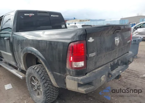 2016 Ram 2500 Laramie z USA, uszkodzony, nr VIN 3C6UR5FL2GG297730